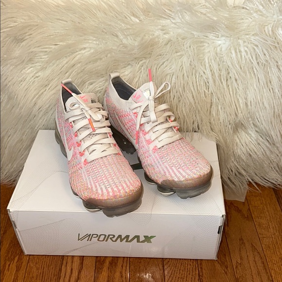 Nike Pink and White Sneakers with Flyknit and VaporMax Sole - Picture 3 of 5